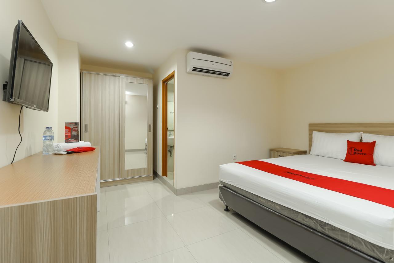 Reddoorz Near Harmoni Gajah Mada Hotel Jakarta Exterior photo
